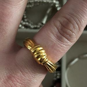 Uno de 50 Knot Knot Gold ring